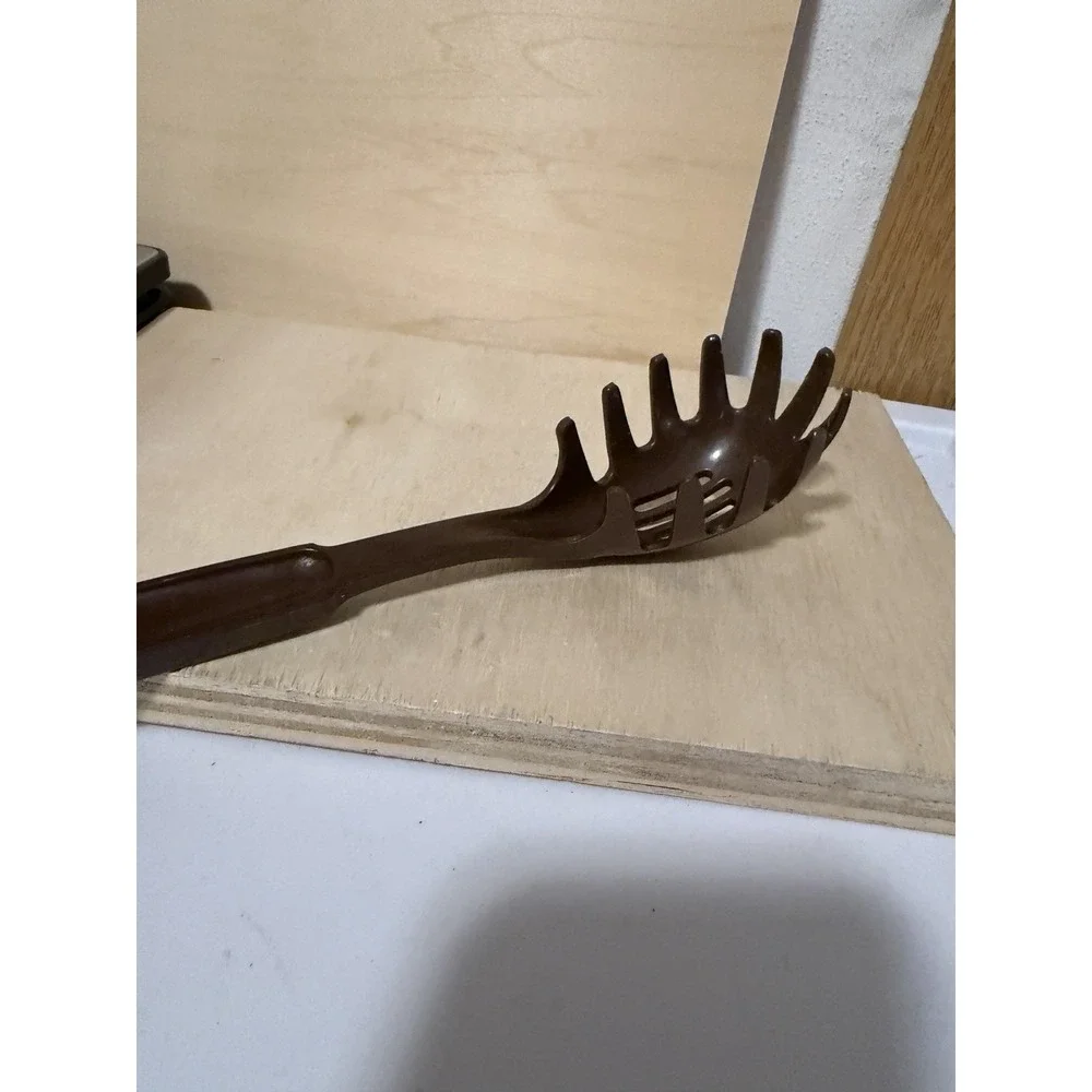 EKCO Vintage nylon spaghetti server Brown